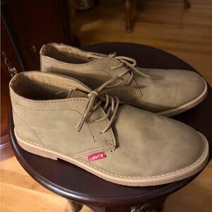 Levi's Men's Chukka Boots in Tan